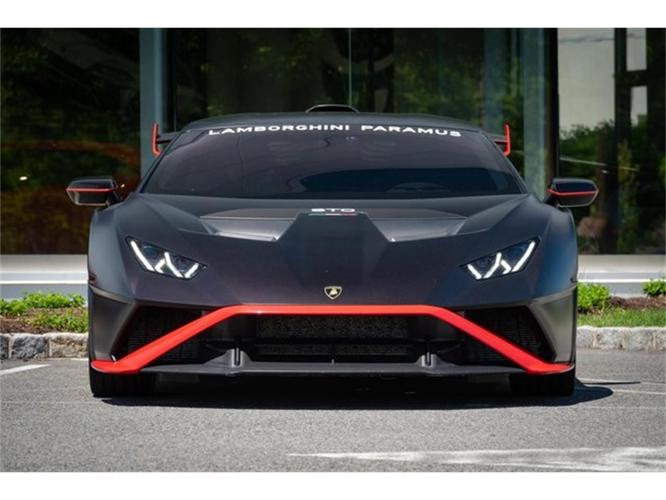 2021 lamborghini huracan in paramus, new jersey