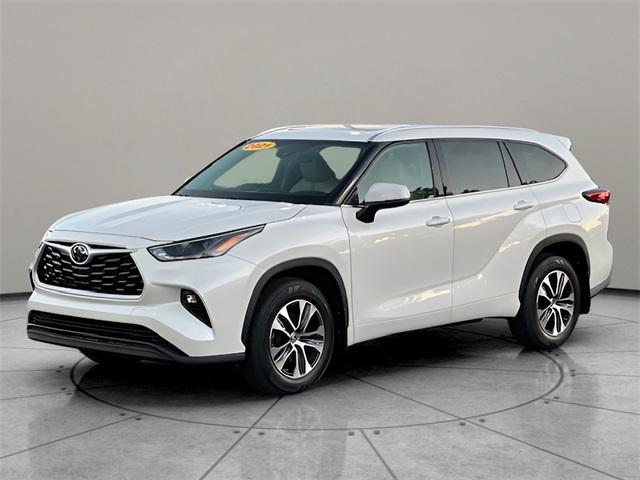 2021 toyota highlander xle