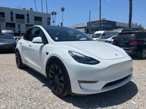 2022 tesla model y