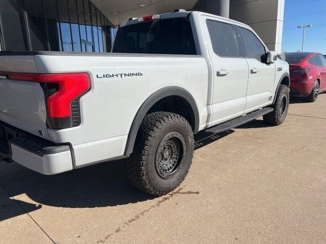 2024 ford f-150 lightning lariat