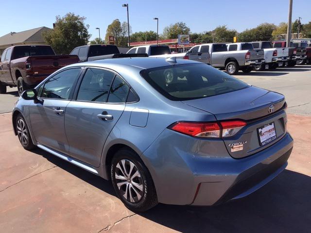 2022 toyota corolla hybrid le