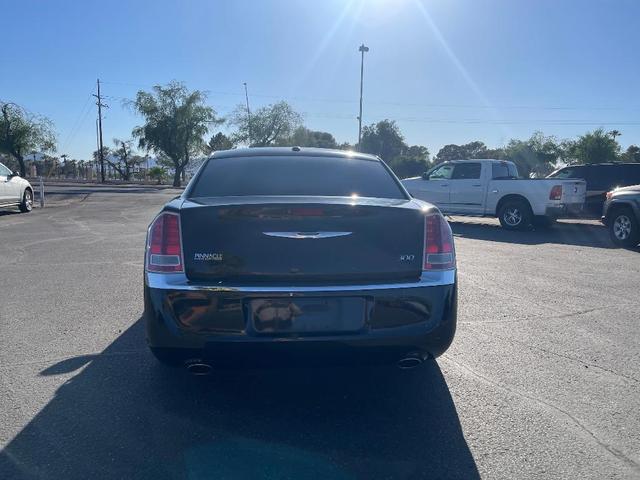 2013 chrysler 300 base