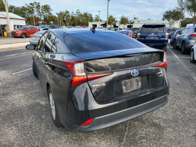 2019 toyota prius l