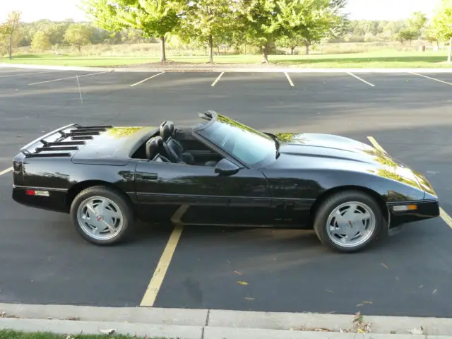 1989 corvette convertible, automatic, triple black, low millage