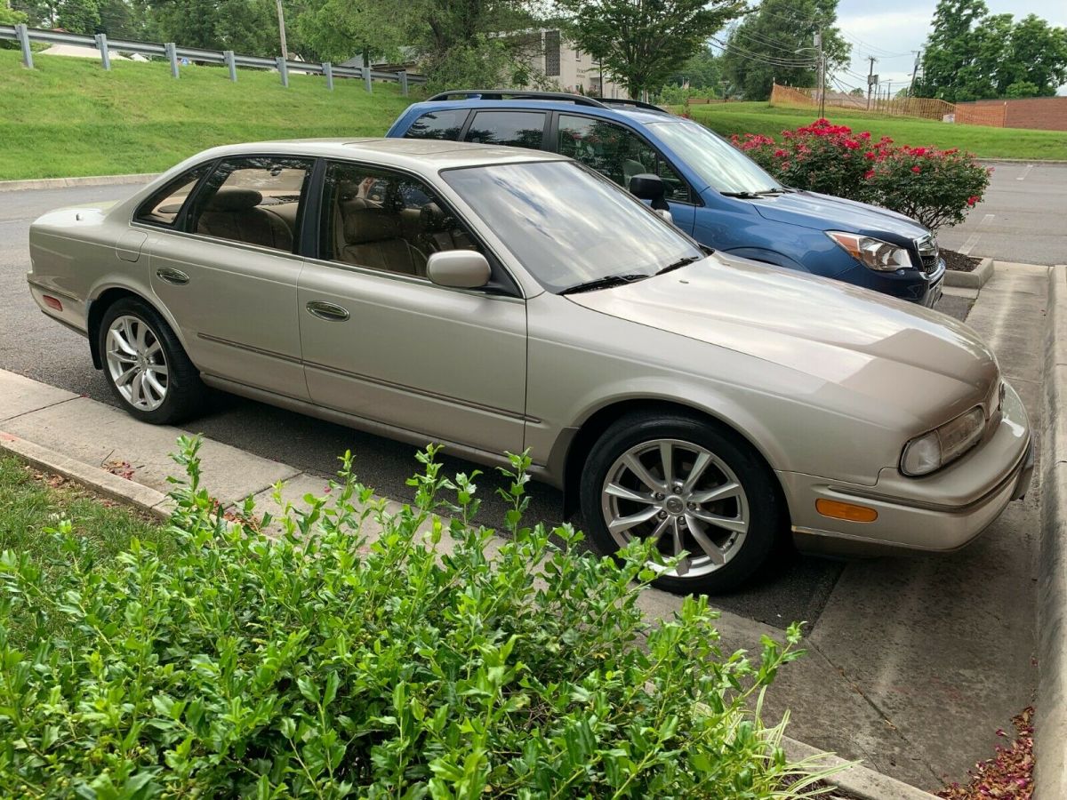 1991 infiniti q45 base low miles project car w/ g37x enkei wheels runs / drives