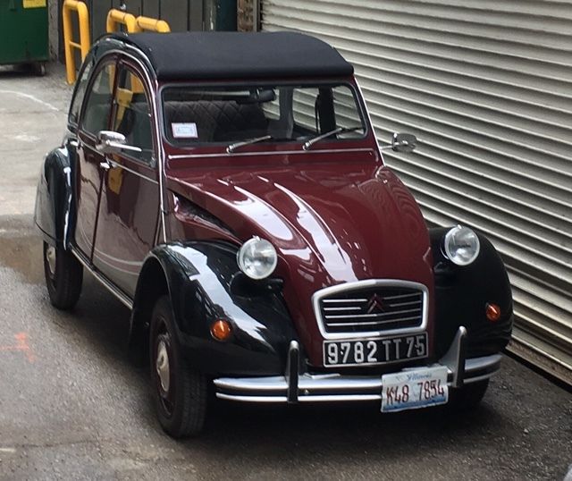 citroen deux chevaux (2cv)