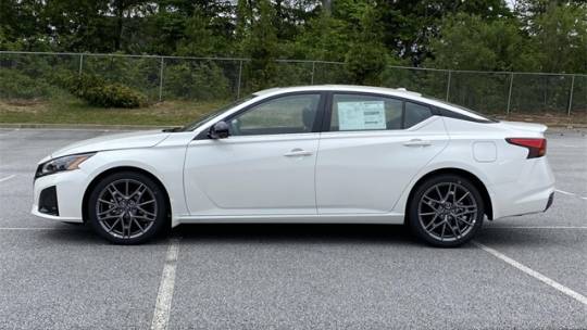 2024 Nissan Altima 2.0 sr
