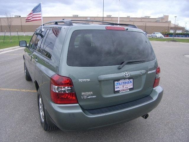 2005 toyota highlander all-wheel drive for sale in grand forks, north dakota