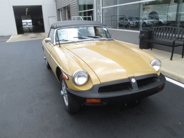 1974 mg mgb iii rubber 2dr convertible with only 80105 miles!!