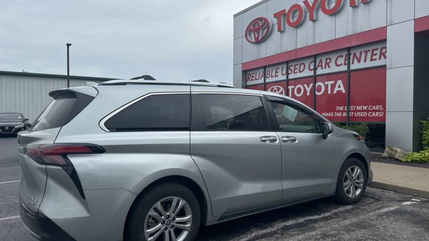 2021 toyota sienna platinum 7-passenger