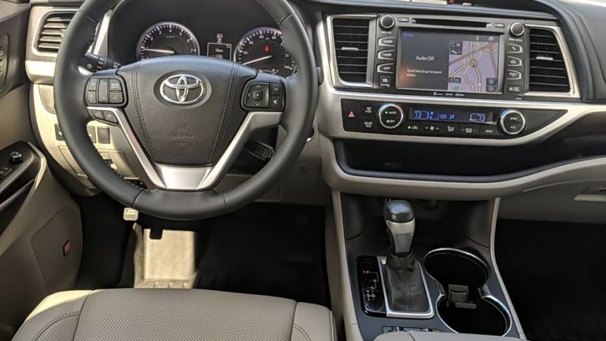 2016 toyota highlander limited