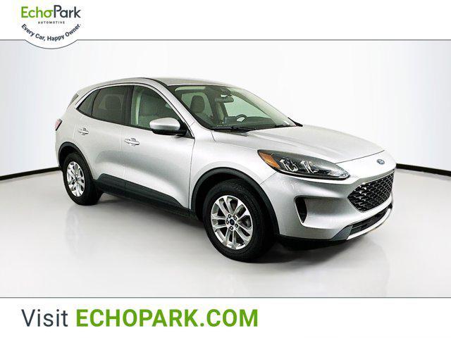 2020 ford escape se