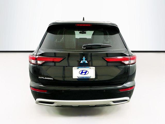 2022 mitsubishi outlander sel