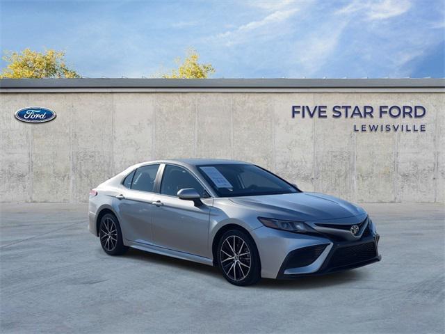 2021 toyota camry se