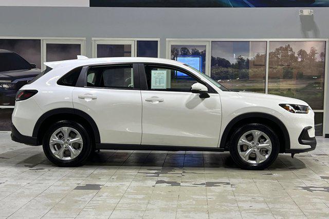 2023 honda hr-v lx