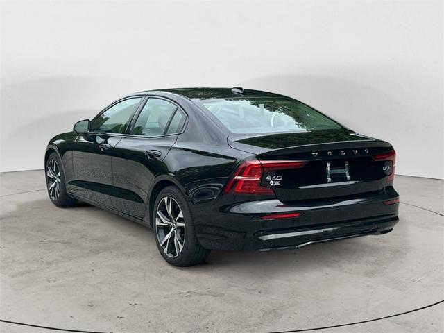 2024 volvo s60 b5 core dark theme