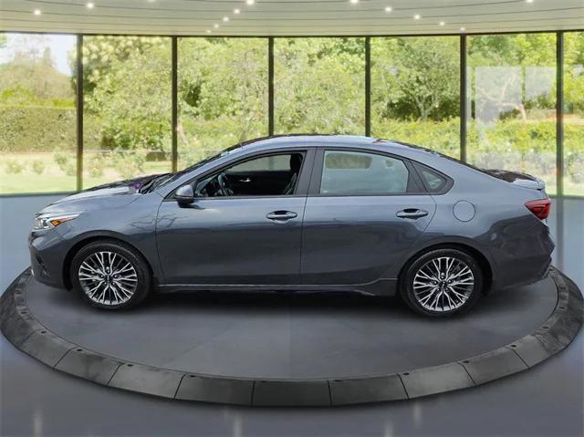 2023 kia forte gt-line