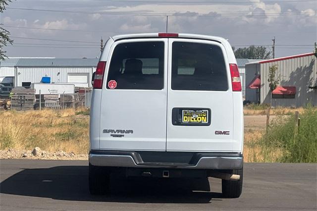 2017 gmc savana 3500 lt