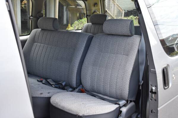 4wd, 2-ct diesel engine, 5-speed manual, right-hand drive