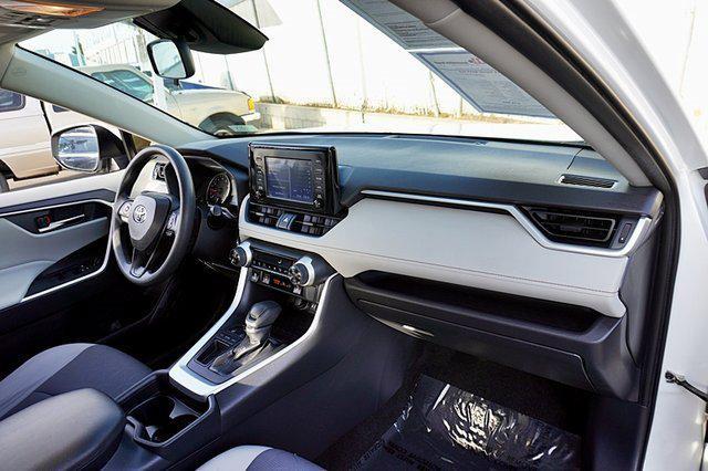 2019 toyota rav4 xle