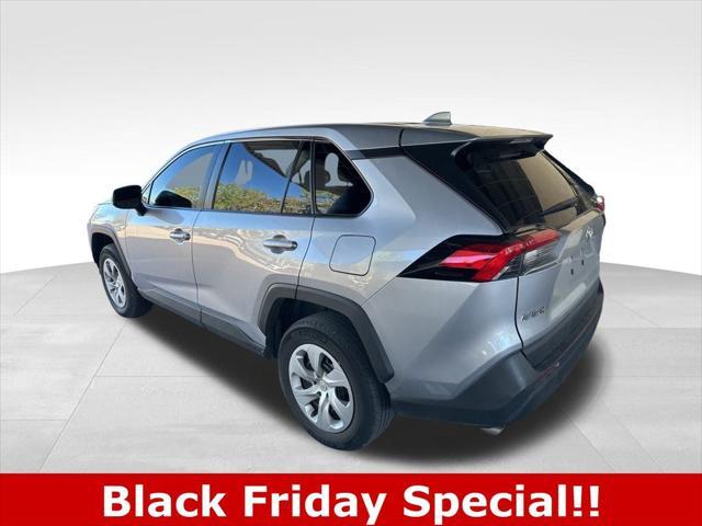 2023 toyota rav4 le