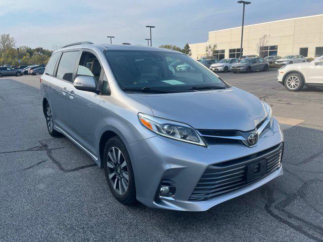 2018 toyota sienna limited