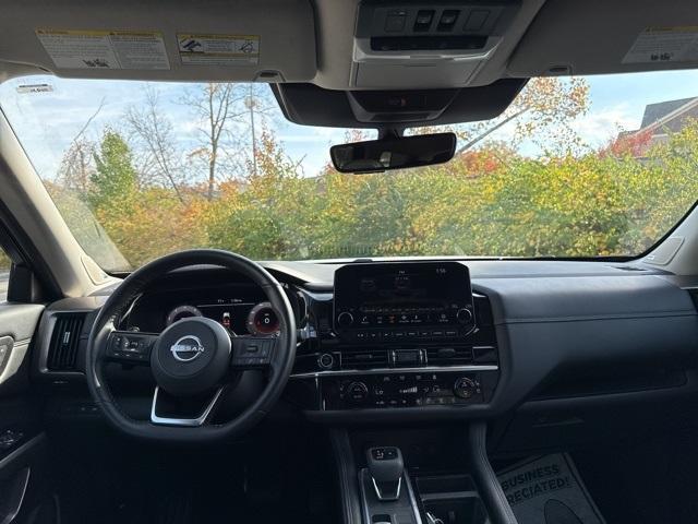 2023 nissan pathfinder platinum