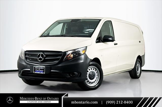 2022 mercedes-benz metris base