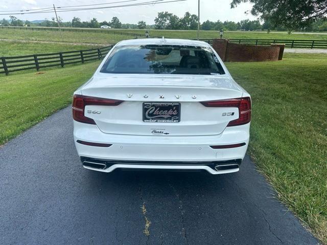 2022 volvo s60 t5 momentum
