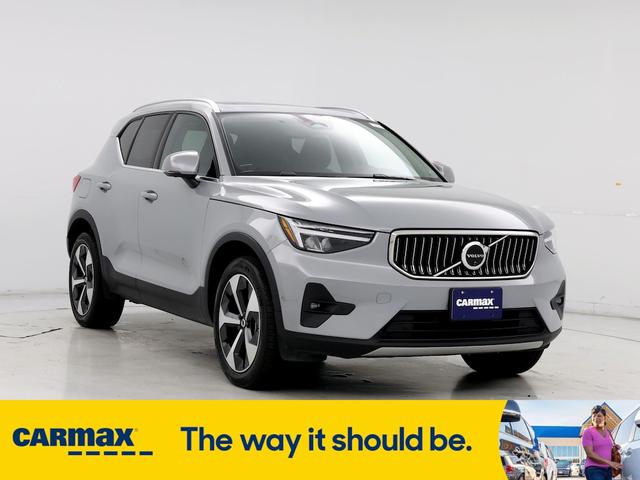 2024 volvo xc40 b5 plus bright theme