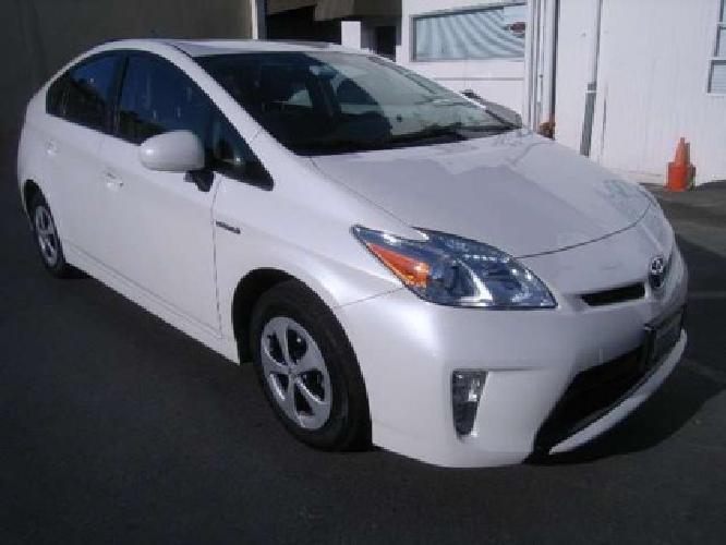 2012 toyota prius three w/ nav...one owner in san rafael, ca