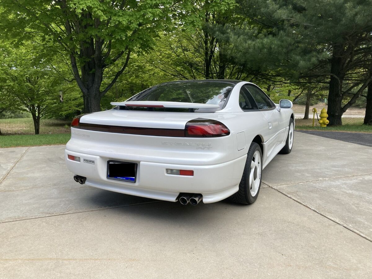 1992 dodge stealth r/t twin turbo in very good condition. fast and fun!