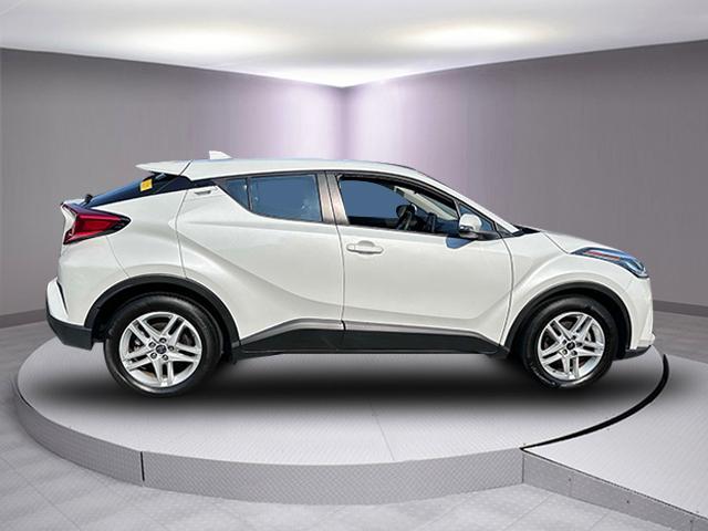 2021 toyota c-hr le