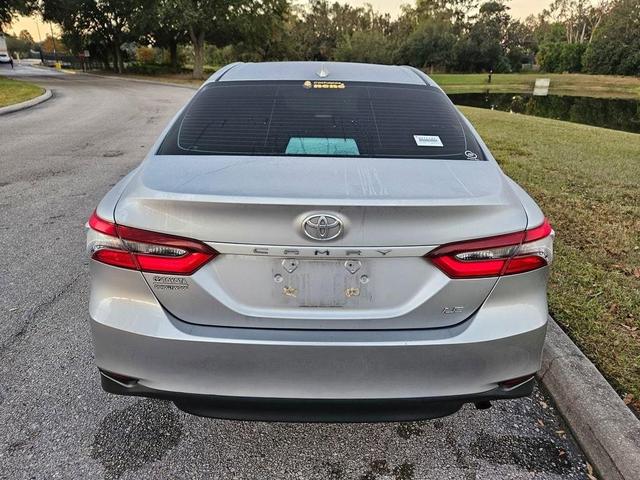 2022 toyota camry le