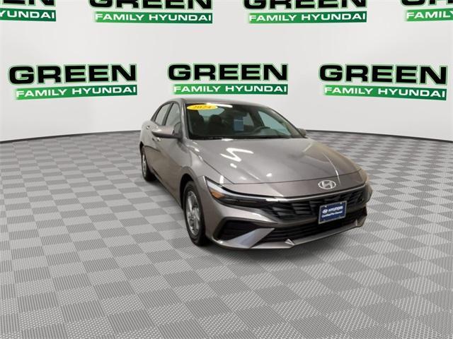 2024 hyundai elantra se