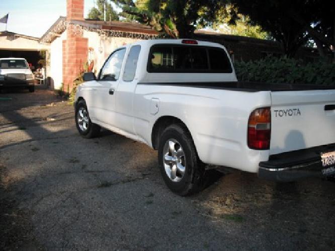 toyota tacoma truck, sr5, auto. clean title in norco, ca