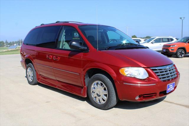 2005 chrysler town & country limited