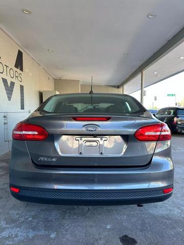 2017 ford focus se