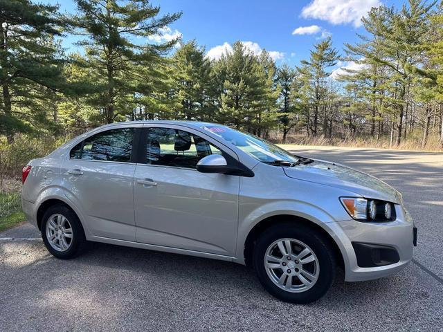 2016 chevrolet sonic lt