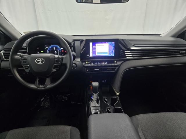 2025 toyota camry le