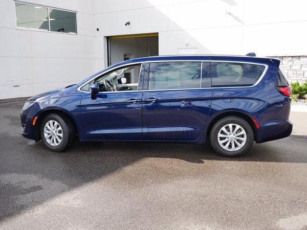 2019 chrysler pacifica in minneapolis, minnesota
