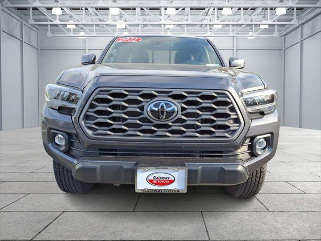 2022 toyota tacoma trd sport