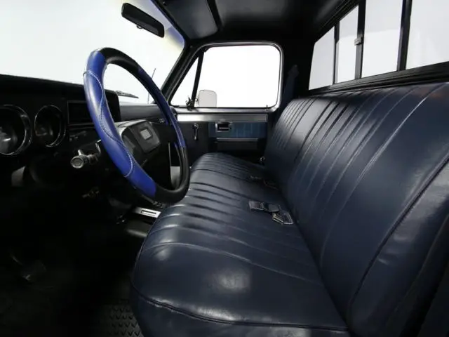 desirable sq body, 305 v8, 3spd man trans, 4x4, pwr steer & brake, clean in/out!
