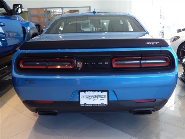 2016 dodge challenger srt hellcat