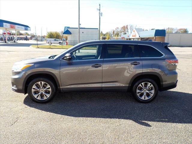 2016 toyota highlander le plus