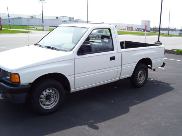 1995 isuzu shortbed pickup truck