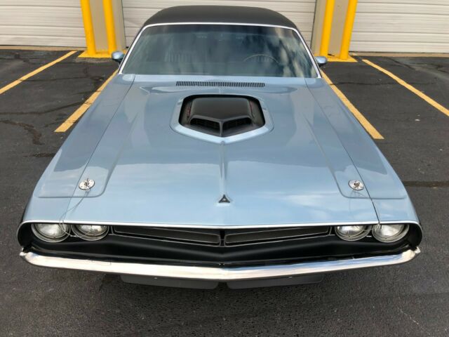 1971 dodge challenger r/t 426 hemi powered