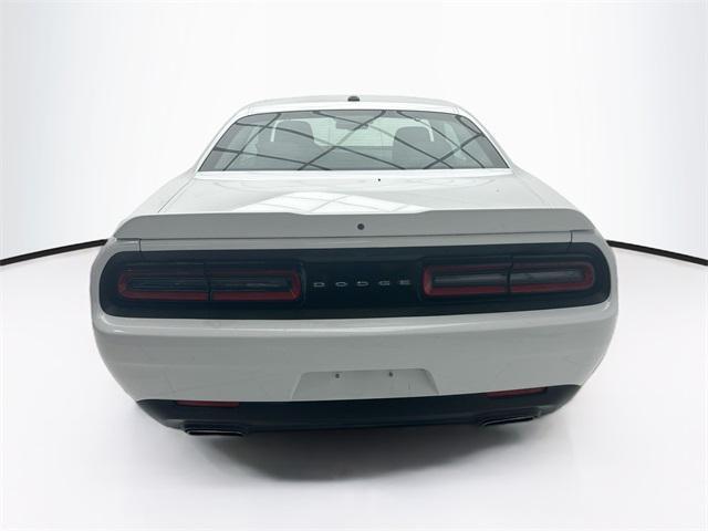 2018 dodge challenger sxt