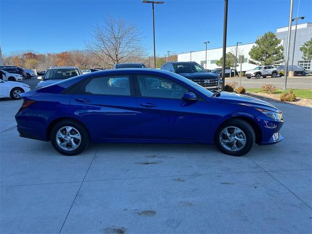 2023 hyundai elantra se