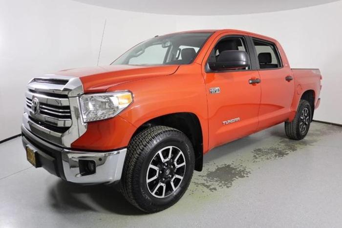 2017 toyota tundra sr5 4x4 sr5 4dr crewmax cab pickup sb (5.7l v8 for sale in anchorage, alaska